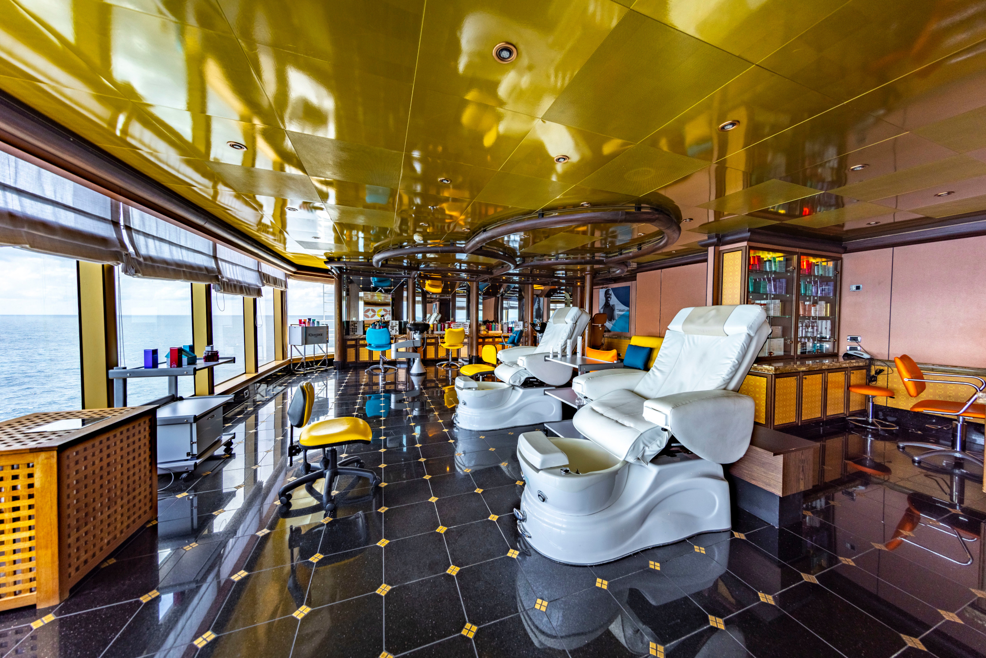 MyCruise Carnival Luminosa Offentlige-arealer Pool-spa4